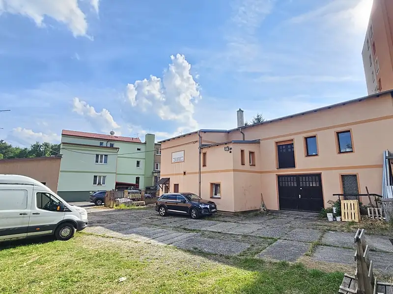Prodej rodinného domu 310 m², pozemek 878 m², Jílové – náhled fotky 2
