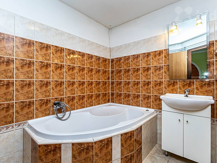 Комерційне приміщення на продаж, 302 м² (34 з 48)