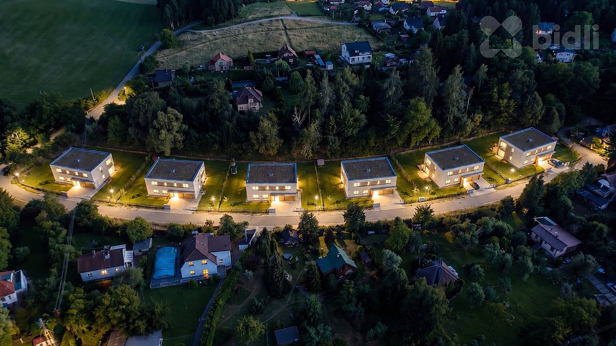 Prodej stavebního pozemku 8271 m² – fotografie 2