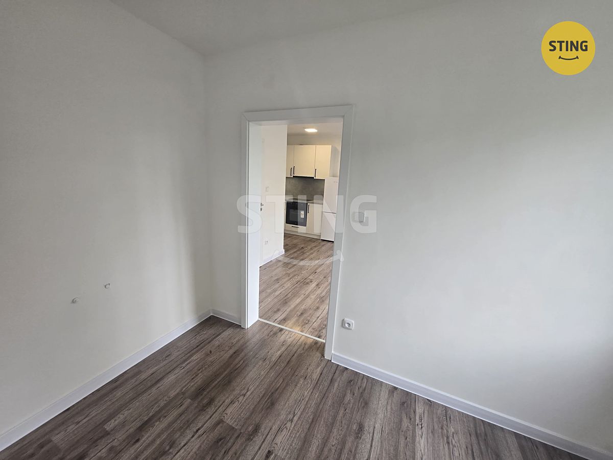 Pronájem bytu 2+kk 32 m² – fotografie 3
