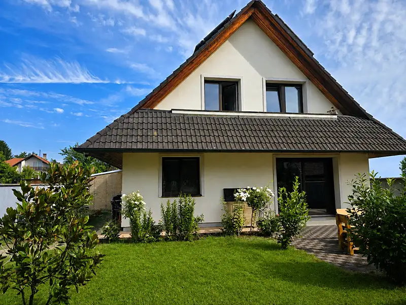 Prodej rodinného domu 148 m², pozemek 854 m², Vroutek – náhled fotky 1