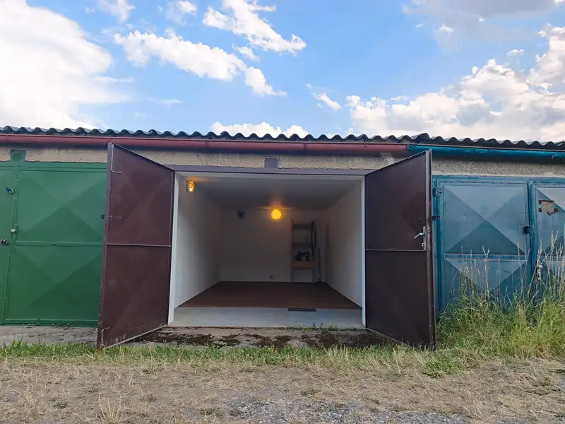 Prodej garáže 23 m², Mníšek pod Brdy – náhled fotky 2