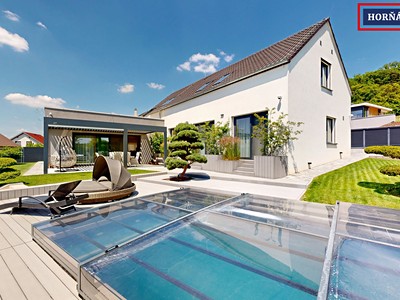 Prodej  rodinného domu 288 m², pozemek 863 m²