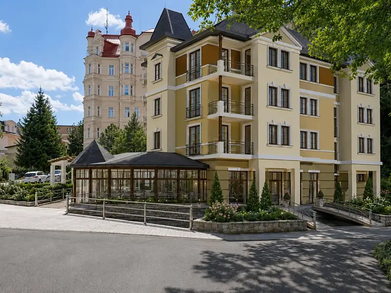 Prodej apartmánů 700 m², Mariánské Lázně – náhled fotky 1