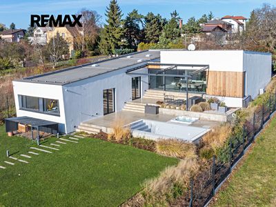 Prodej rodinného domu 246 m², pozemek 1340 m²