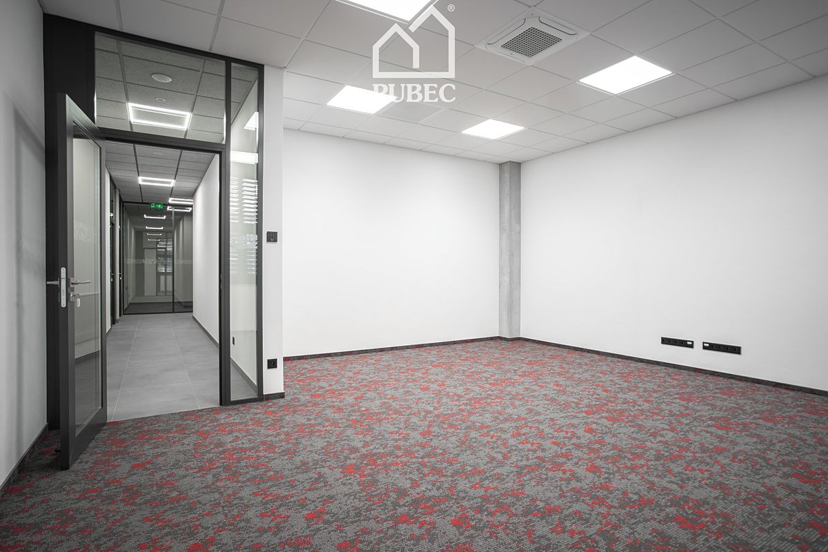 Pronájem kanceláře 32 m² – fotografie 3