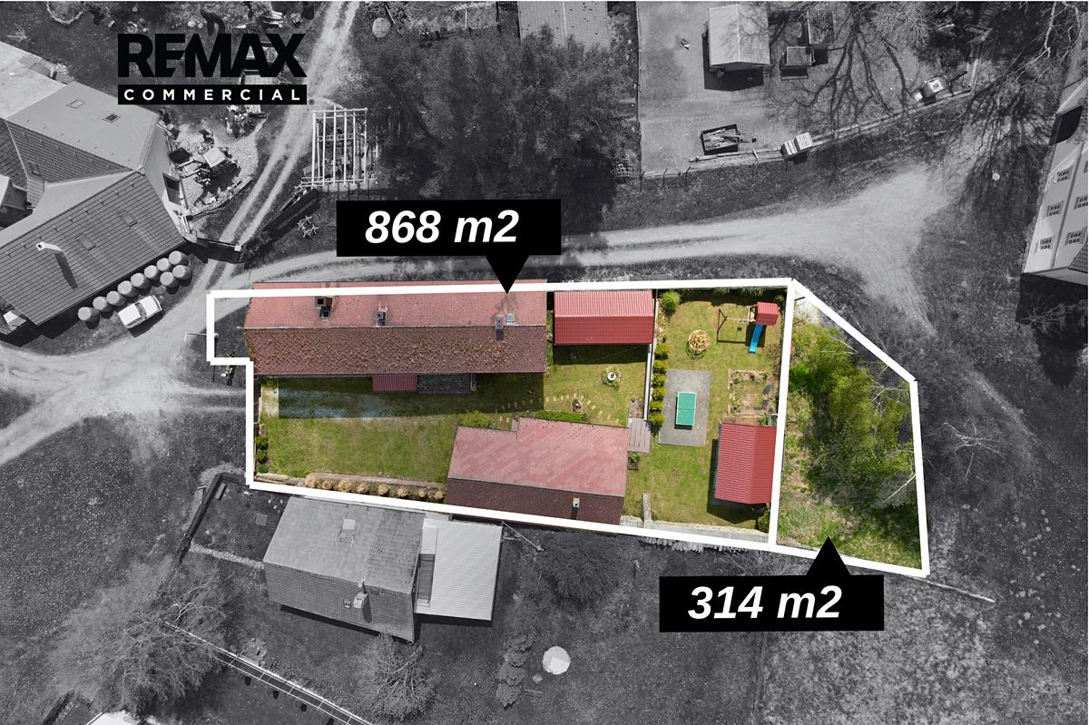 Prodej rodinného domu 282 m², pozemek 1182 m² – fotografie 3