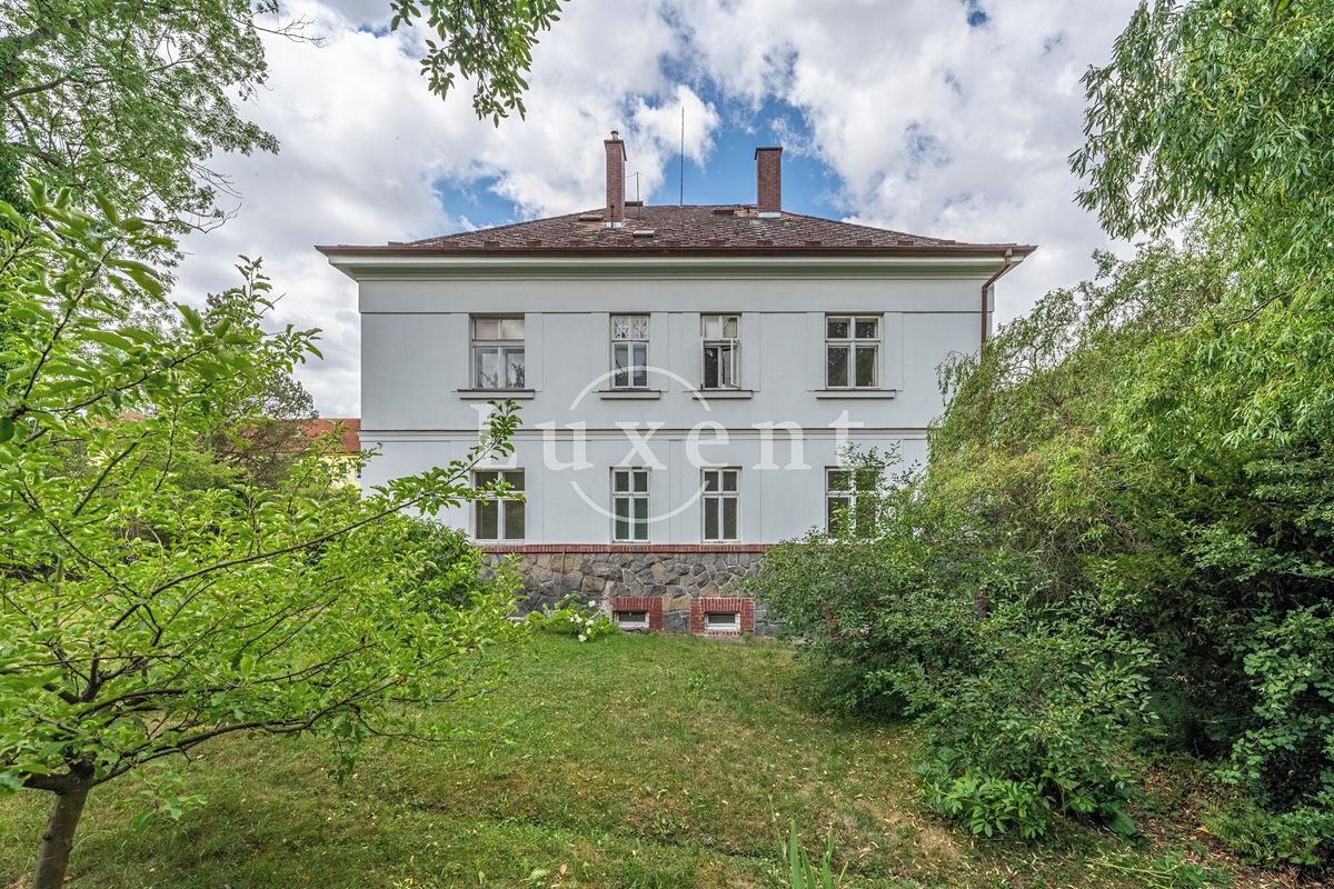 Prodej rodinného domu 256 m², pozemek 1475 m² – fotografie 3