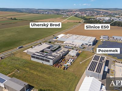 Prodej komerčního pozemku 3525 m²
