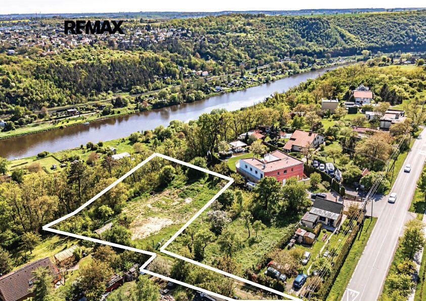 Prodej stavebního pozemku 1885 m² – fotografie 2