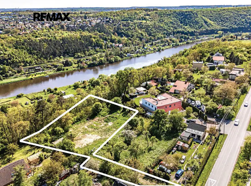 Prodej stavebního pozemku 1885 m², Husinec – náhled fotky 2