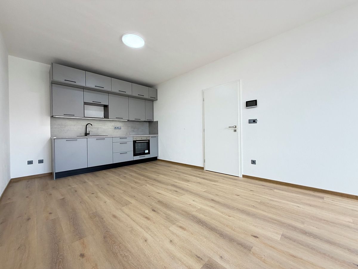Pronájem bytu 2+kk 48 m² – fotografie 2