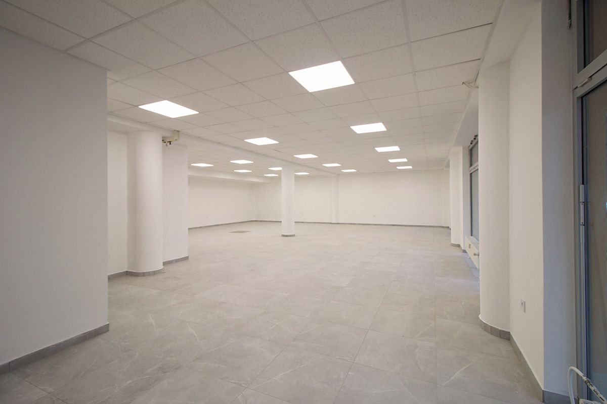 Pronájem obchodního prostoru 180 m² – fotografie 4