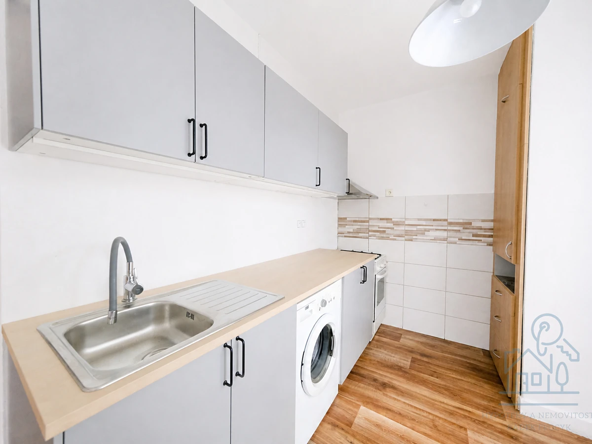 Pronájem bytu 2+1 52 m², Konšelská, Praha - Libeň