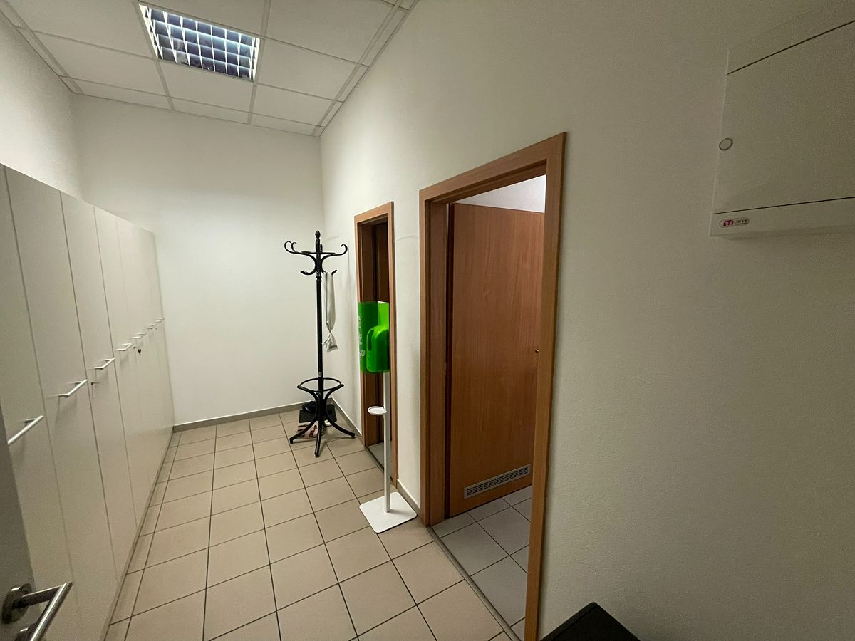 Pronájem obchodního prostoru 73 m² – fotografie 5