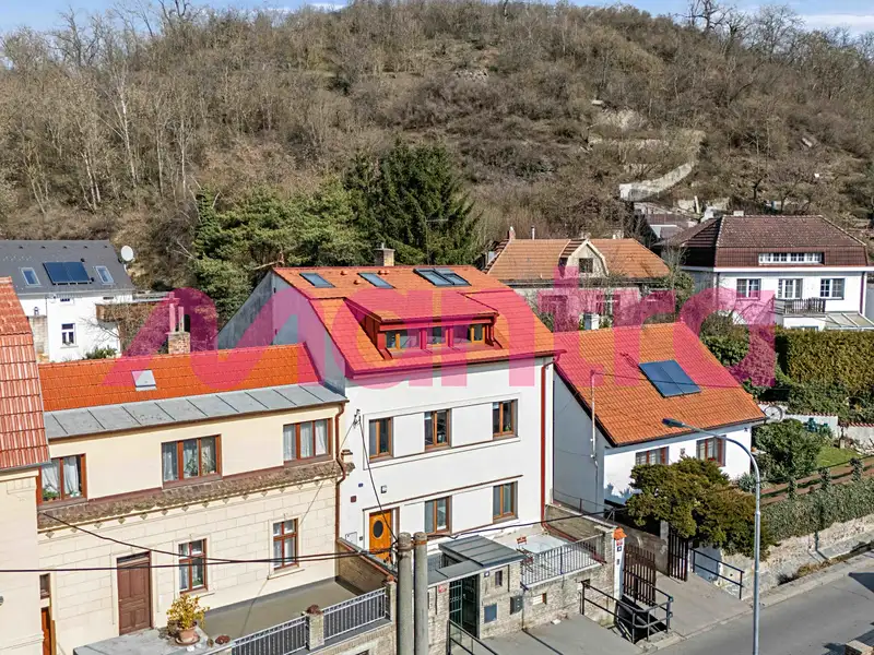 Prodej vícegeneračního domu 90 m², pozemek 26 m², Praha – náhled fotky 2