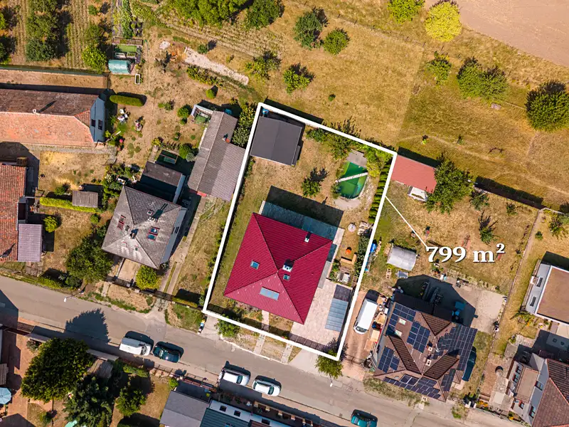 Prodej rodinného domu 150 m², pozemek 800 m², Hradec Králové – náhled fotky 2