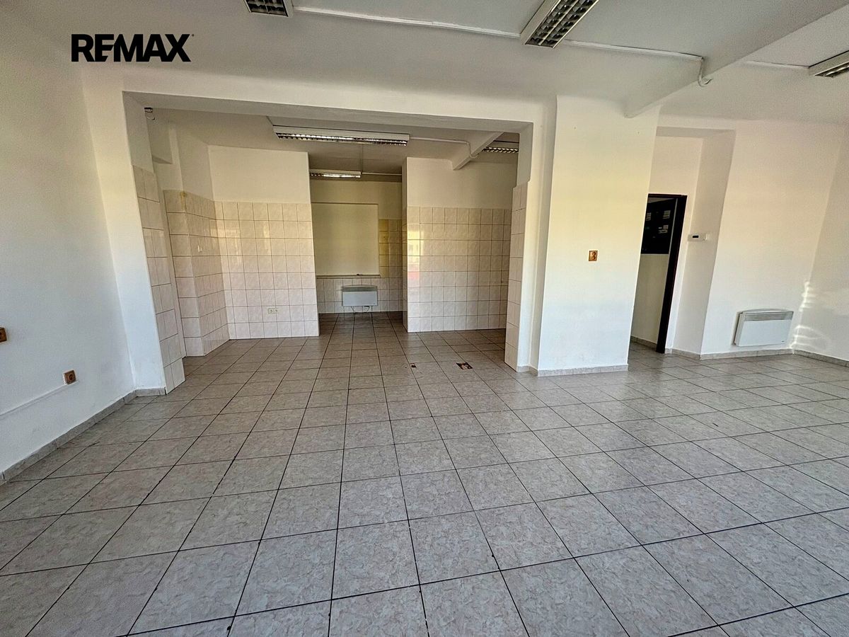 Pronájem obchodního prostoru 74 m² – fotografie 3