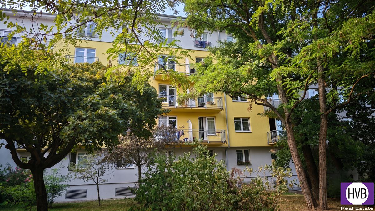 Pronájem bytu 1+kk 32 m²
