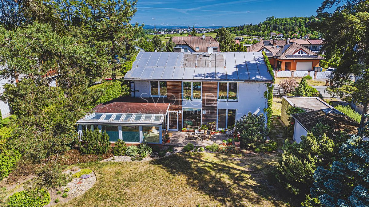 Prodej rodinného domu 300 m², pozemek 1176 m²