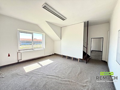 Pronájem skladového prostoru 54 m²