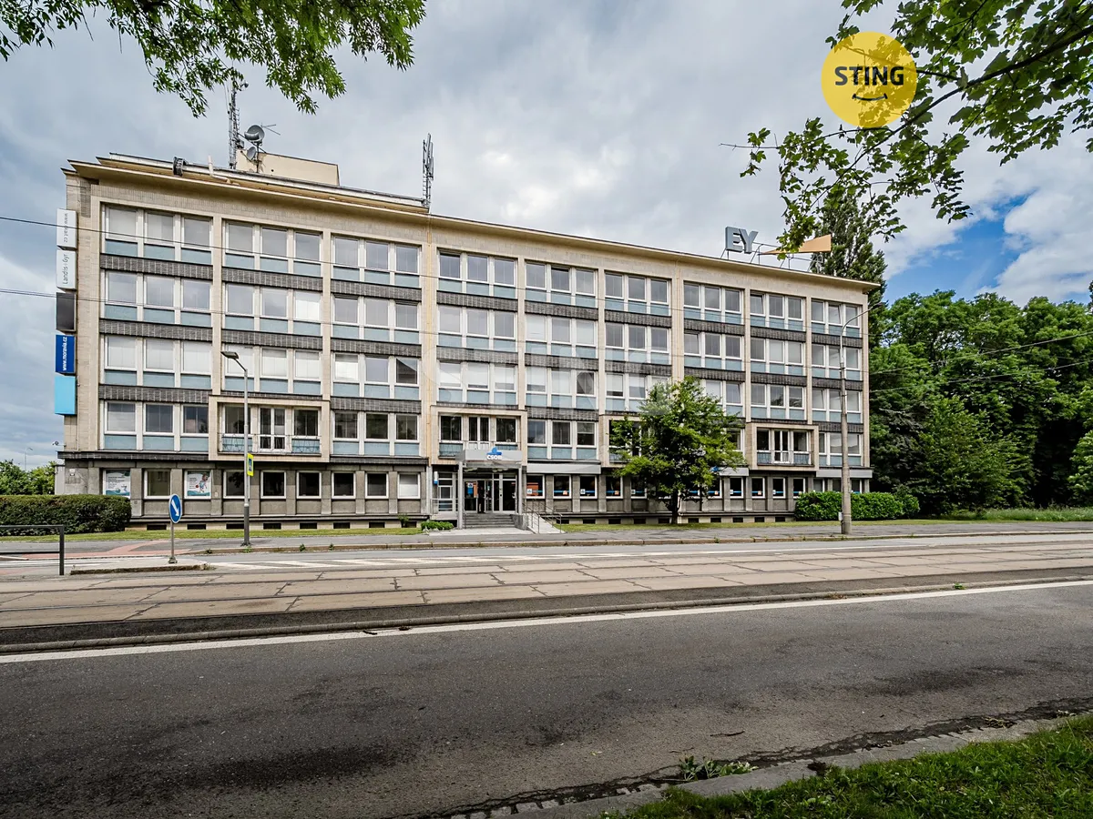 Pronájem kanceláře 165 m²