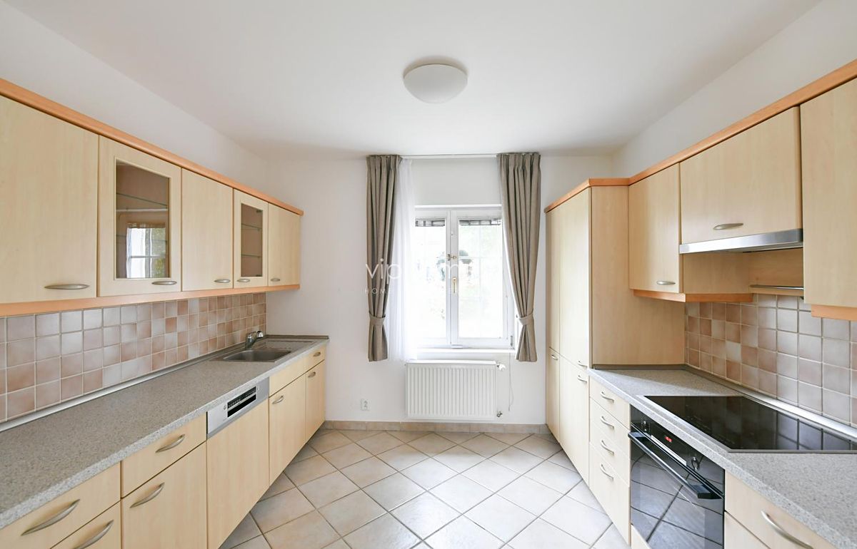 Pronájem rodinného domu 129 m², pozemek 443 m² – fotografie 2