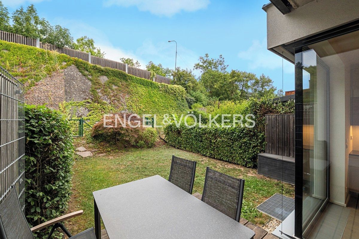Pronájem rodinného domu 165 m², pozemek 170 m² – fotografie 3