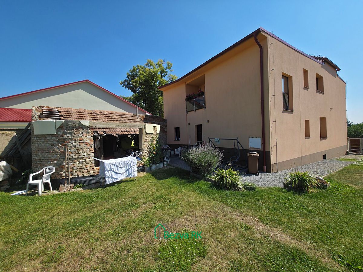 Prodej rodinného domu 250 m², pozemek 843 m² – fotografie 5