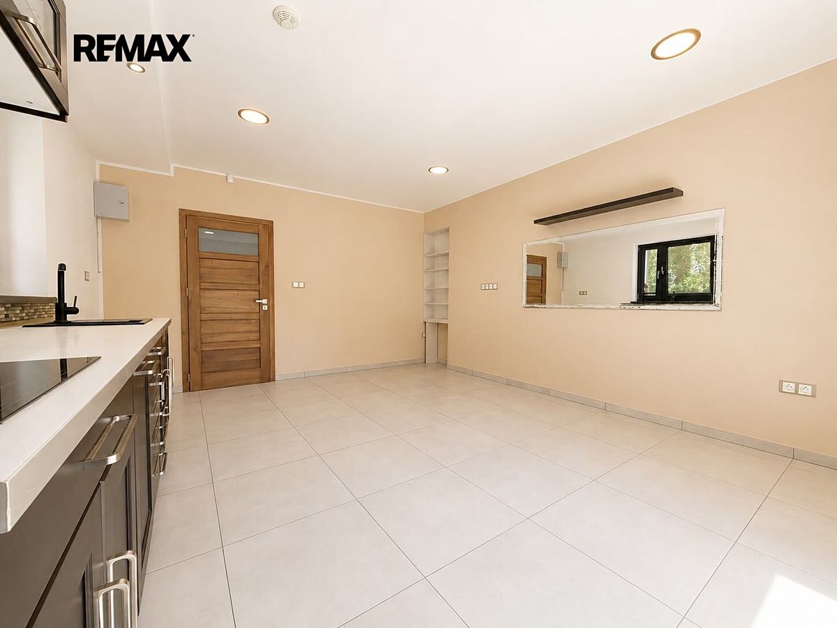 Pronájem bytu 2+1 39 m² – fotografie 3