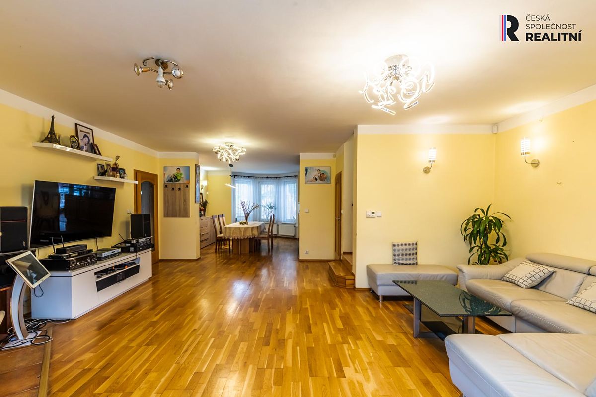 Prodej rodinného domu 168 m², pozemek 427 m² – fotografie 3