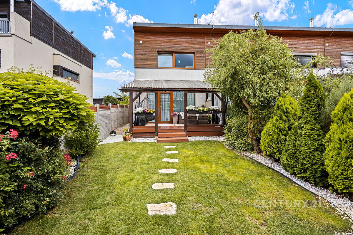 Prodej rodinného domu 103 m², pozemek 200 m² – fotografie 2