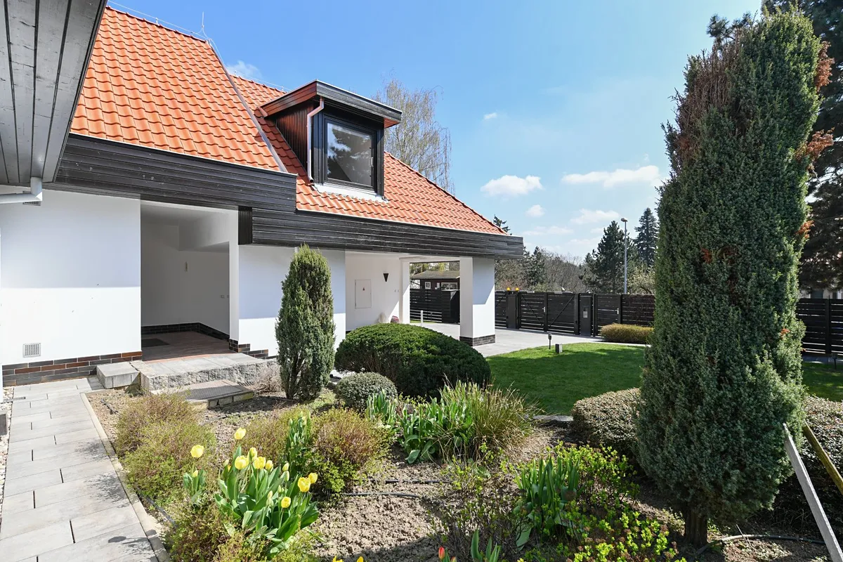 Pronájem kanceláře 417 m²