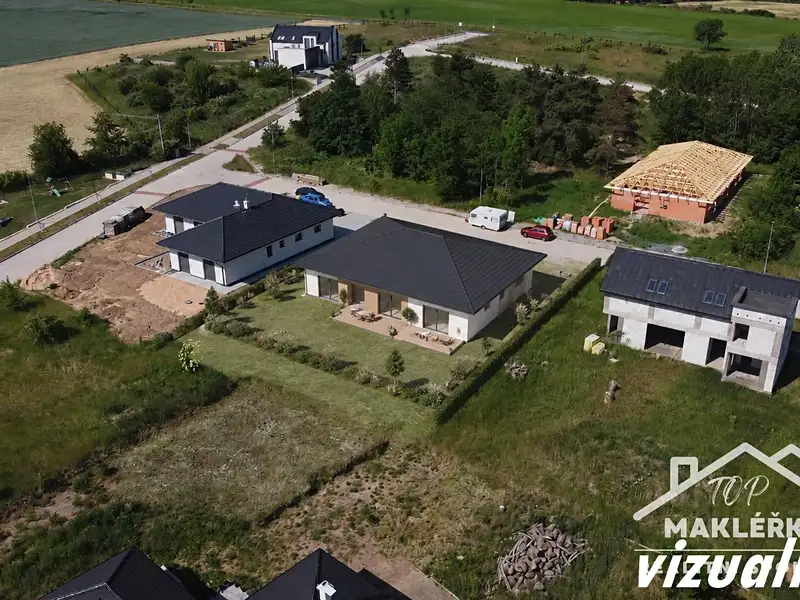 Prodej stavebního pozemku 898 m², Žáky – náhled fotky 3