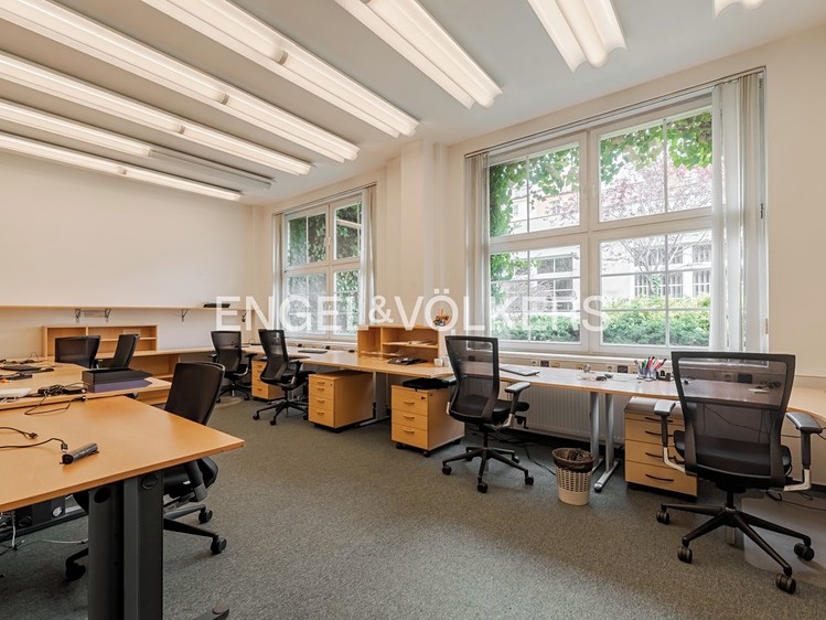 Pronájem komerčního prostoru, 1 318 m² (7 z 19)