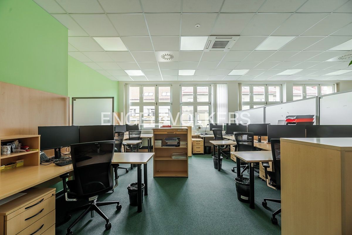 Pronájem kanceláře 1318 m² – fotografie 3