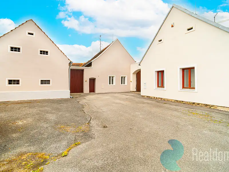 Prodej zemědělské usedlosti 616 m², pozemek 809 m², Babice – náhled fotky 1
