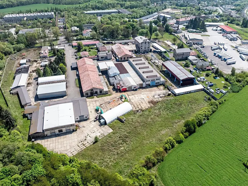 Dražba výrobní haly, prostoru 11945 m², Kadaň – náhled fotky 2