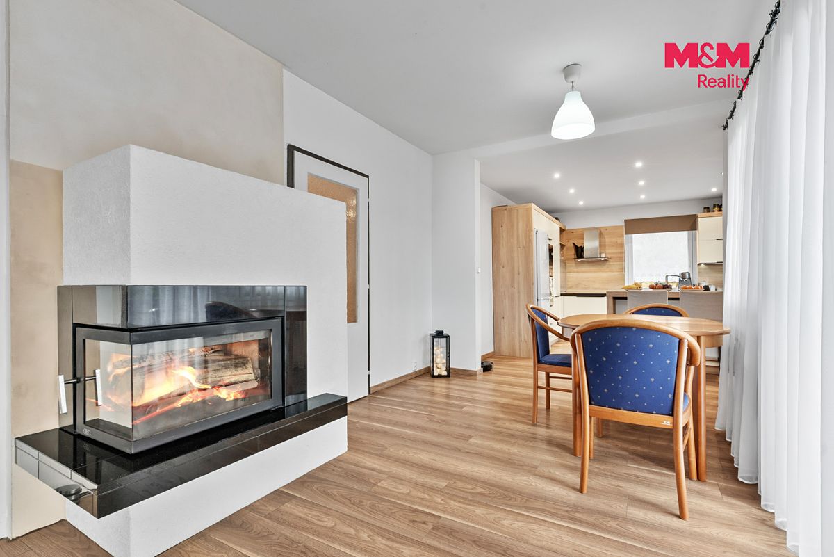 Prodej rodinného domu 212 m², pozemek 414 m² – fotografie 4