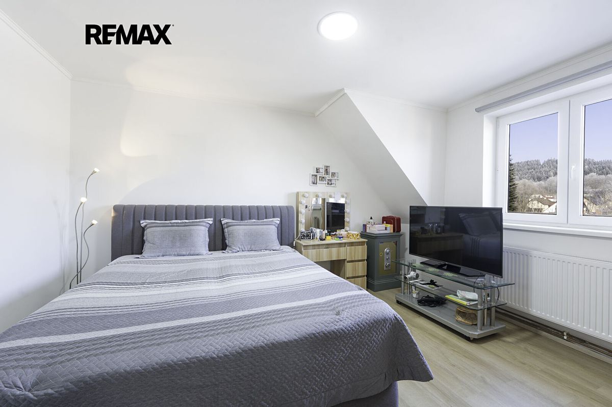 Prodej rodinného domu 180 m², pozemek 190 m² – fotografie 5