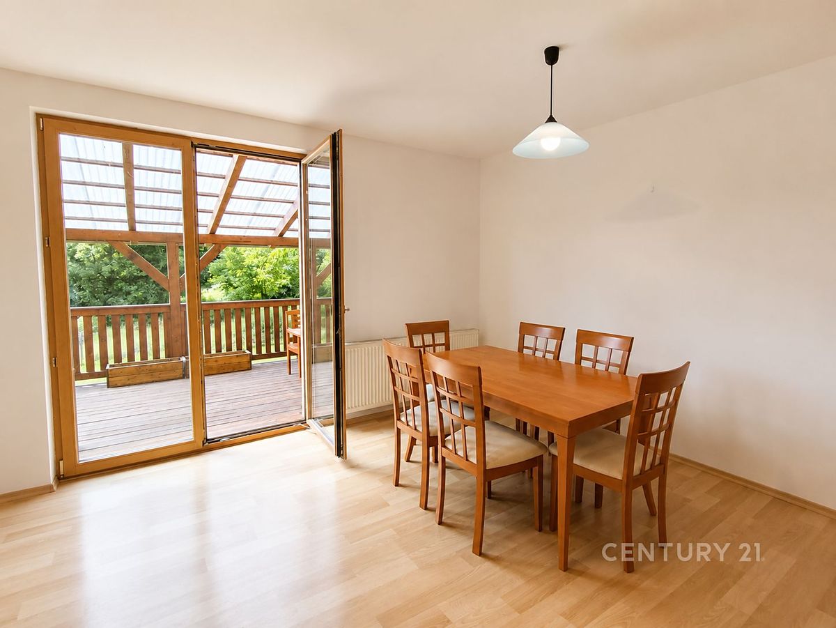 Prodej rodinného domu 238 m², pozemek 1086 m² – fotografie 5
