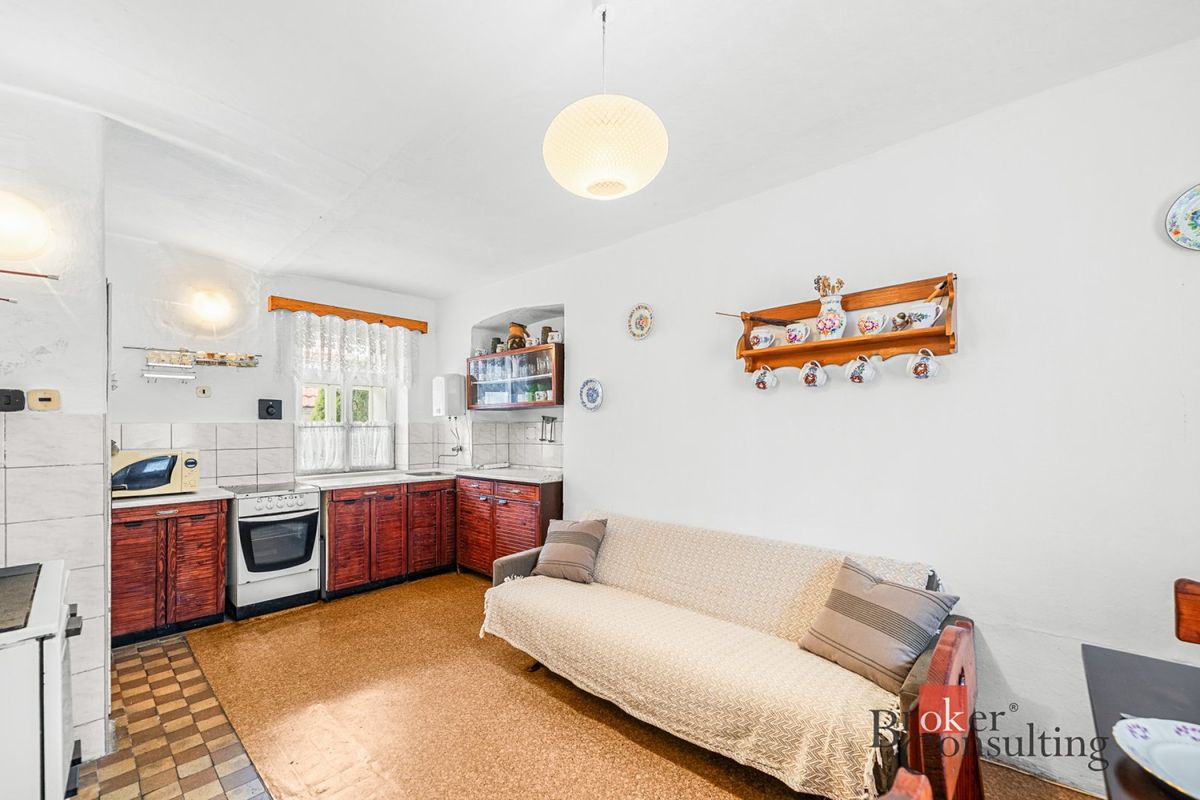 Prodej chalupy 178 m², pozemek 370 m² – fotografie 2