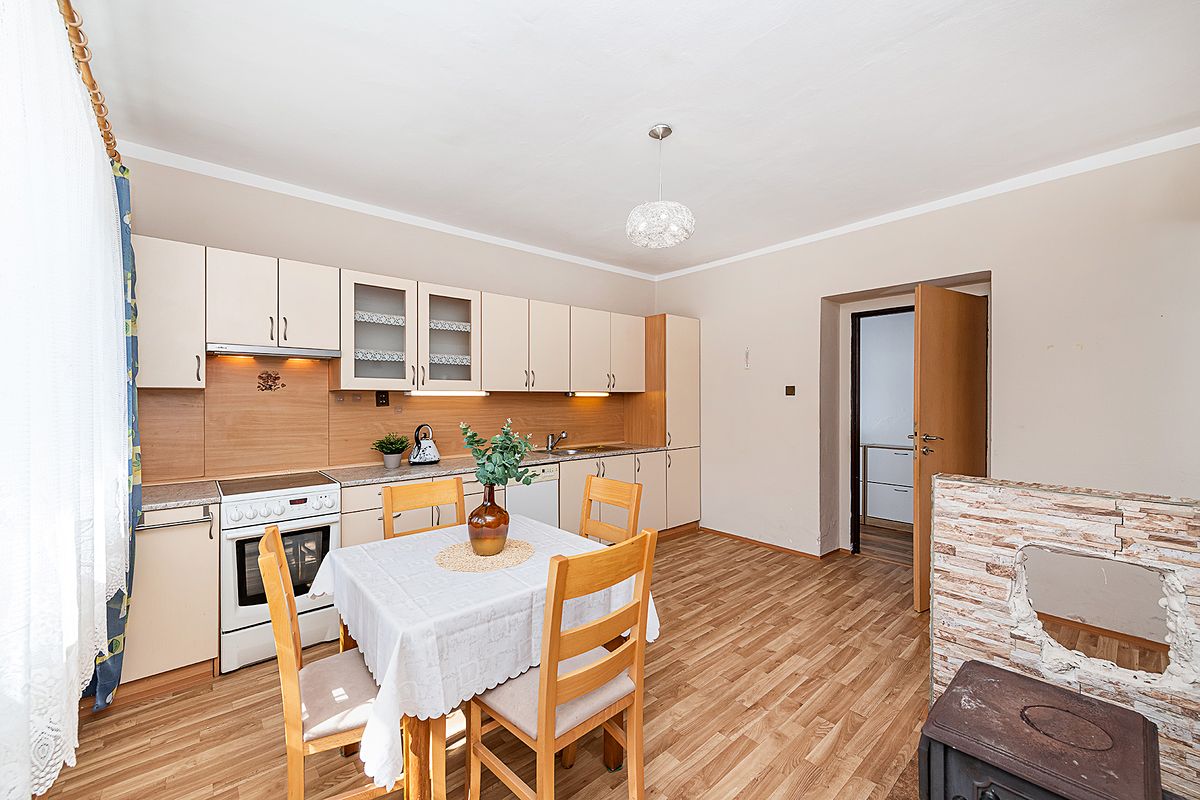Prodej rodinného domu 56 m², pozemek 207 m² – fotografie 2