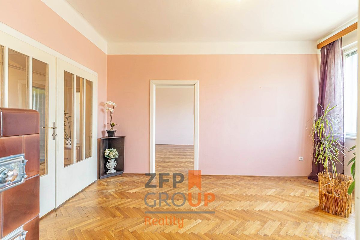 Prodej rodinného domu 228 m², pozemek 717 m² – fotografie 4