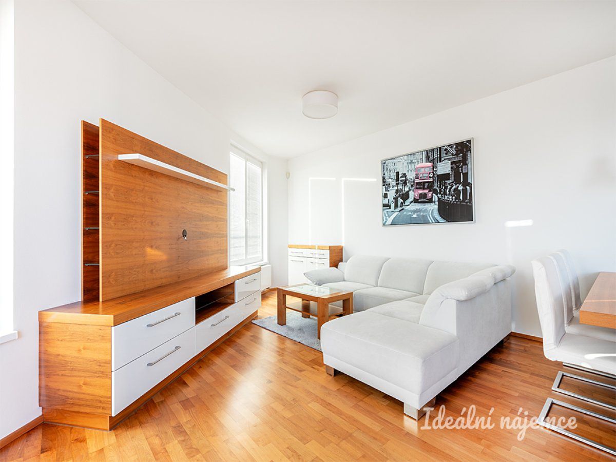 Pronájem bytu 3+kk 87 m²