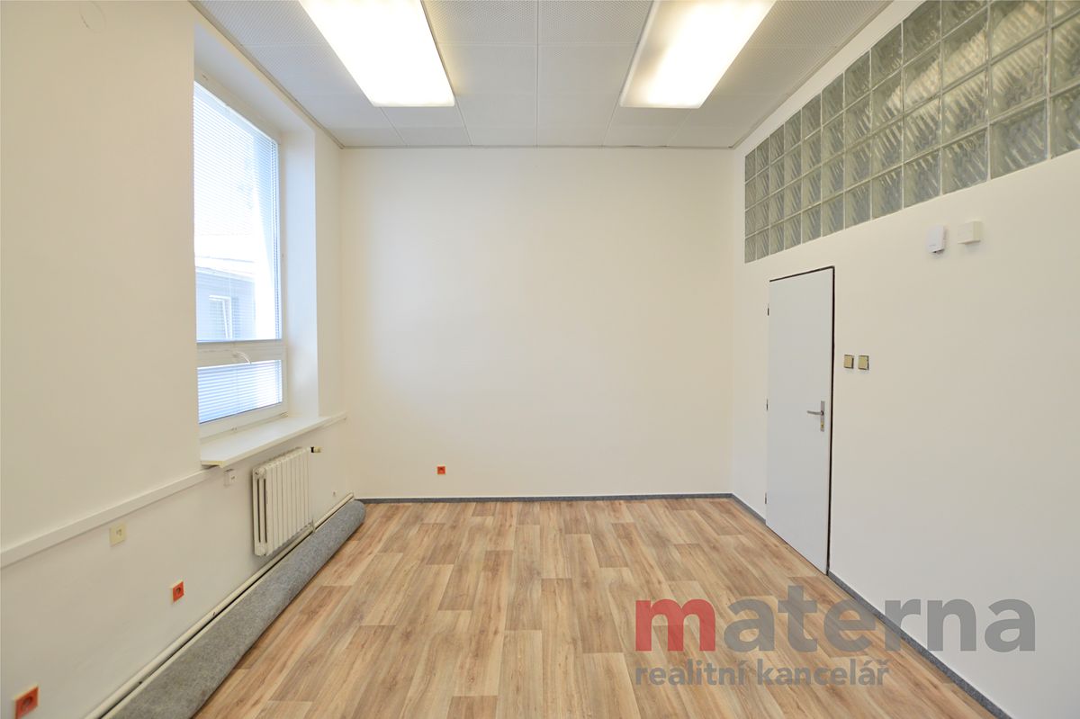 Pronájem kanceláře 18 m² – fotografie 2
