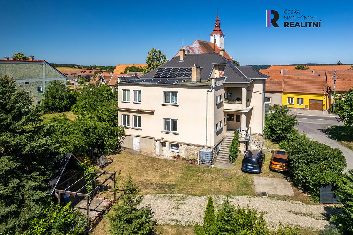 Prodej rodinného domu 420 m², pozemek 1238 m² – fotografie 3