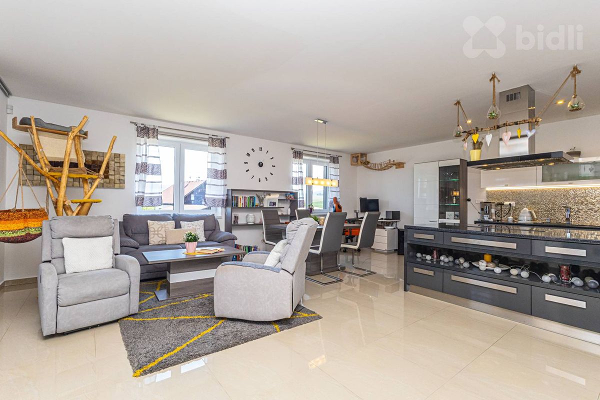 Prodej rodinného domu 189 m², pozemek 921 m² – fotografie 5