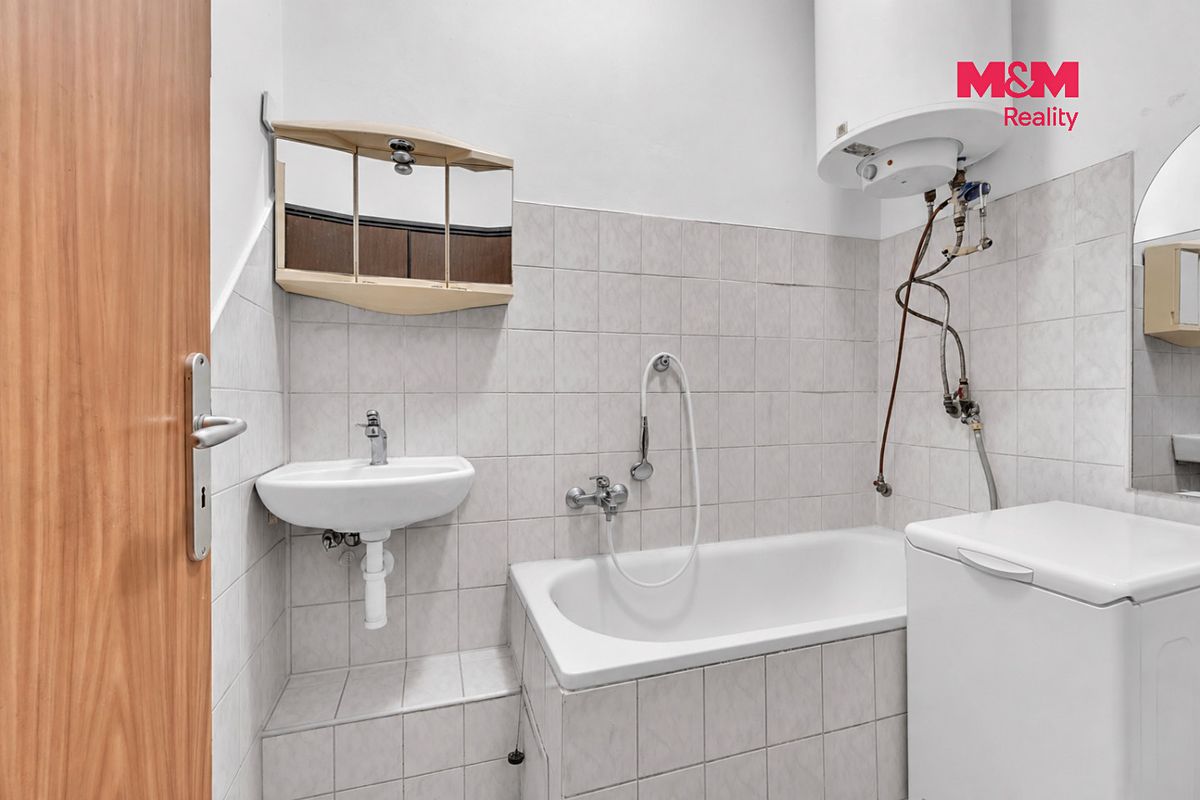 Prodej rodinného domu 917 m², pozemek 606 m² – fotografie 3