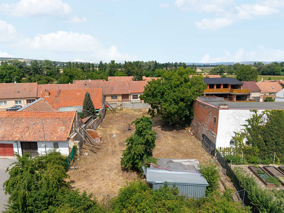 Prodej stavebního pozemku 920 m² – fotografie 3